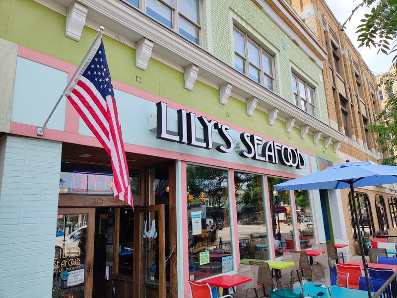 Lily's Seafood Grill & Brewery (Royal Oak)