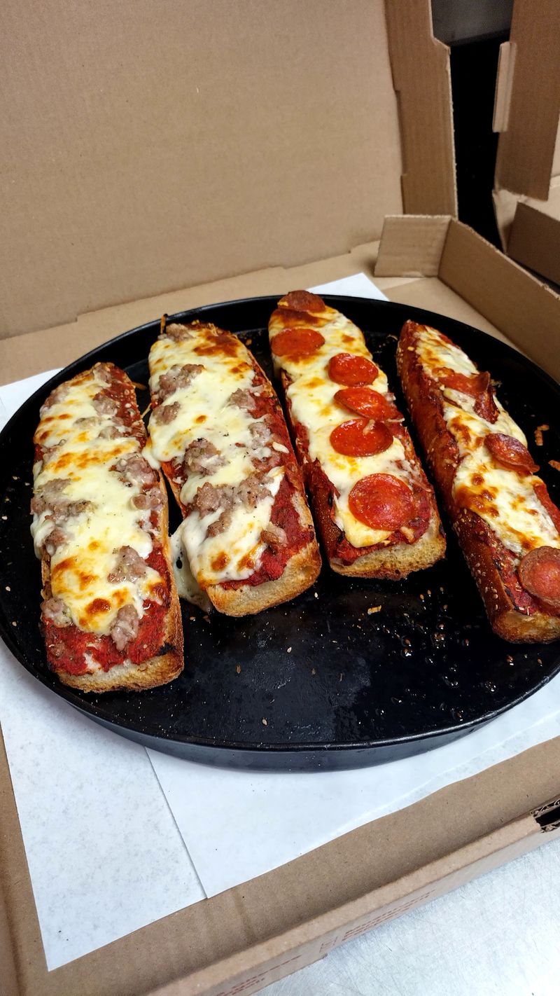 The Garlic Bread That Rivals The Pizza For Attention