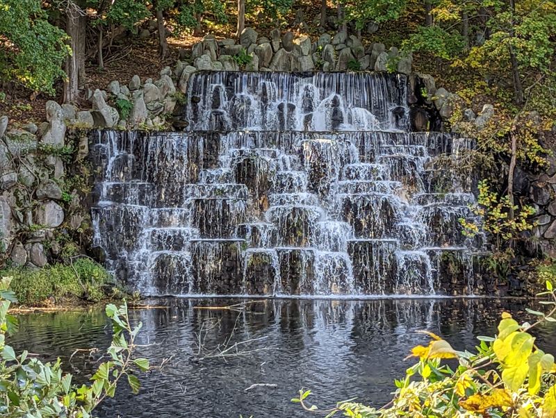 Great Falls and Mermaid Pool: Picture-Perfect Picnic Destinations