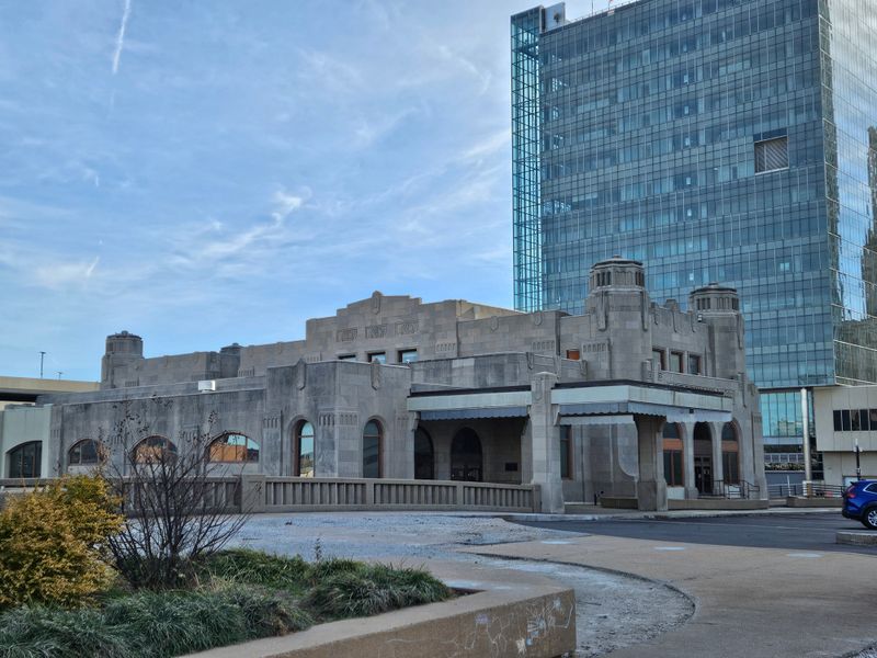 The Surrounding Deco District and Cultural Context