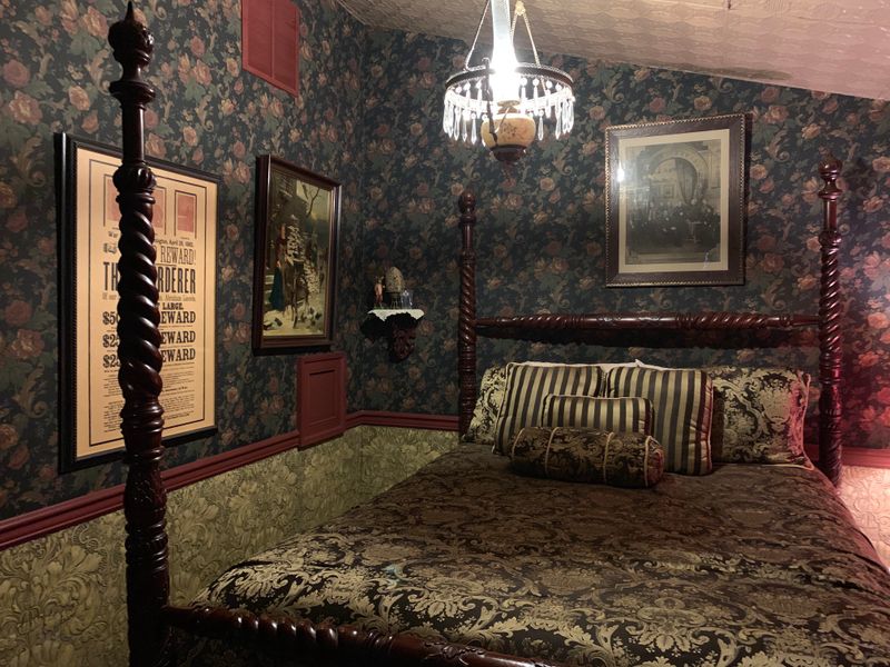 Why Low Light Changes How We Perceive Space