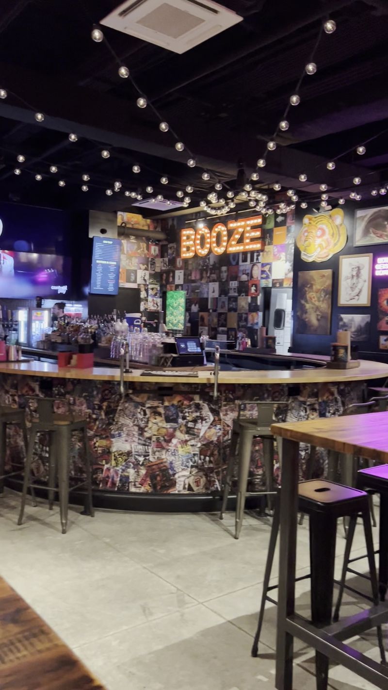 Mikey's Late Night Slice Burger Pop-Up