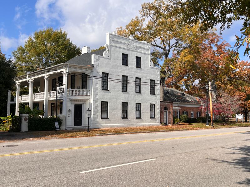 Why Visitors Feel Like Time Slows Down