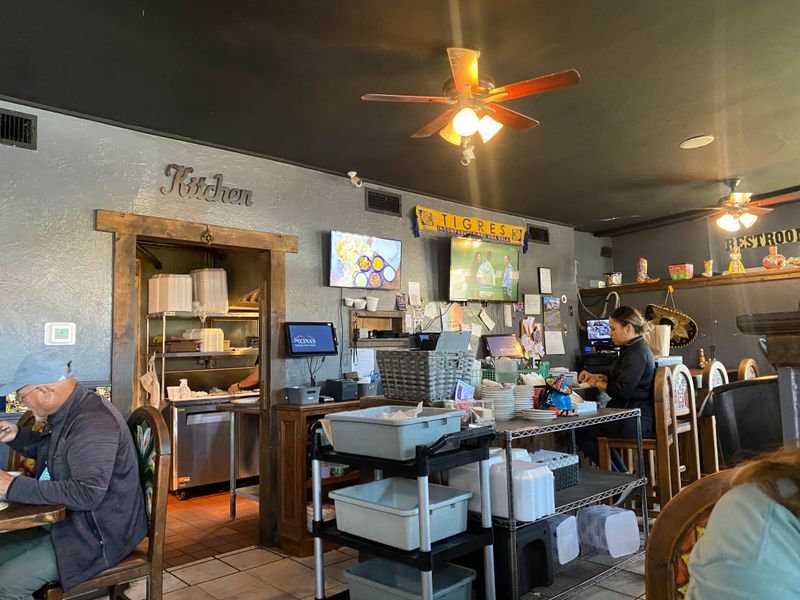 Service That Moves at Lightning Speed Without Feeling Rushed