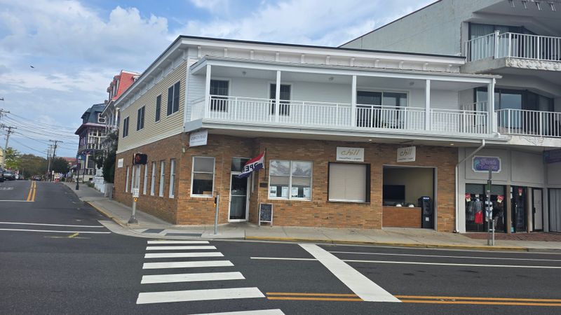 George’s Place – 301 Beach Ave, Cape May, NJ 08204