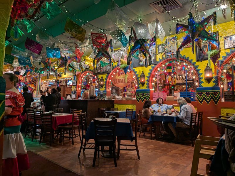Mi Tierra Cafe y Panaderia