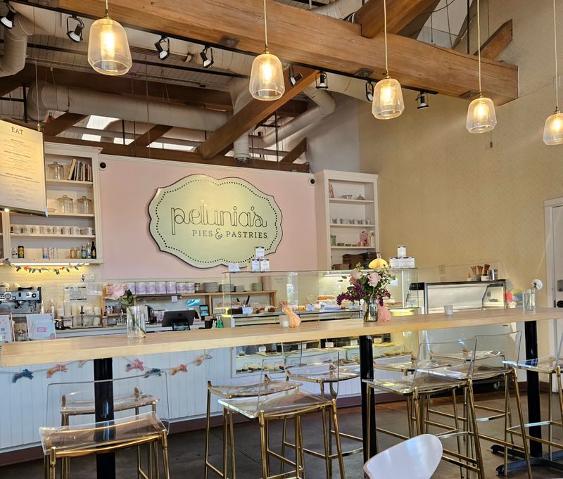 Petunia's Pies & Pastries, Portland