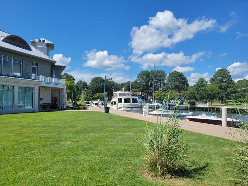 Windmill Point Waterfront Cottage on Rappahannock River