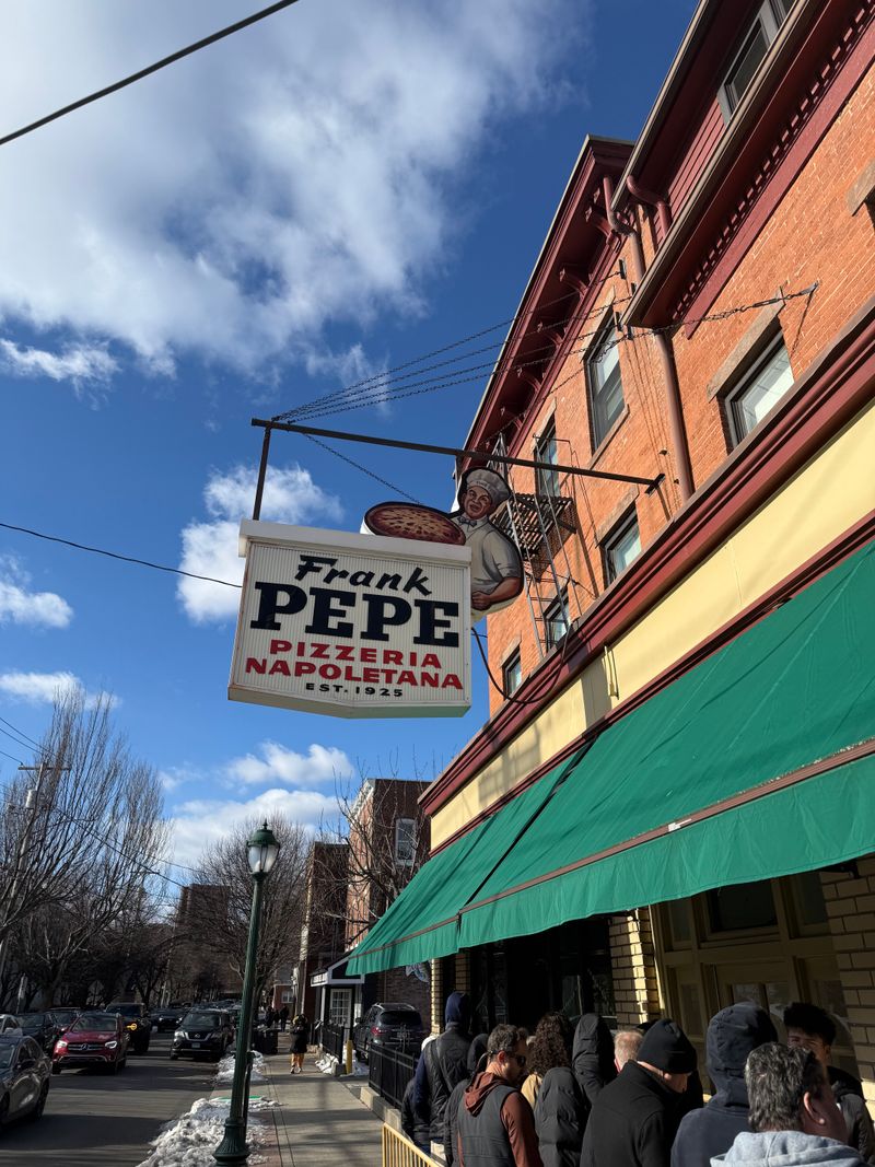 Frank Pepe Pizzeria Napoletana – New Haven