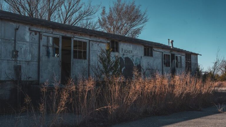 These Oklahoma Ghost Towns Locals Visit for Peaceful Winter Walks