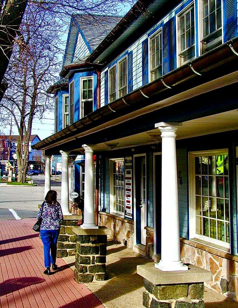 Historic Main Street Strolls