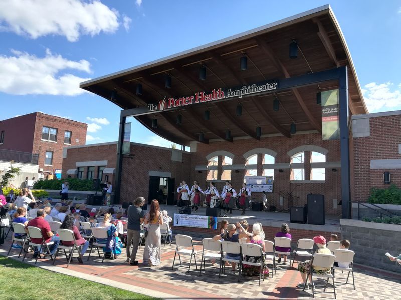 The Annual Art on the Avenue Festival Brings Artists and Community Together