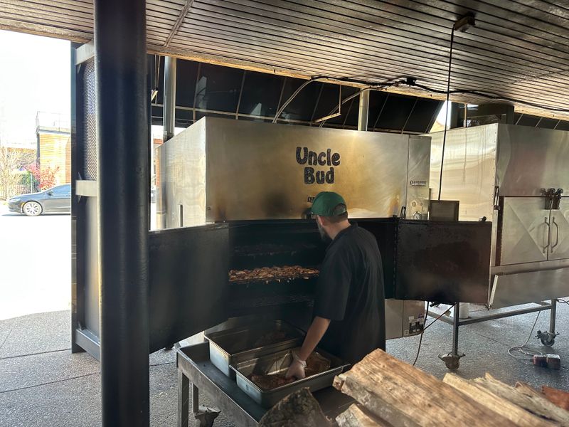 Authentic Memphis-Style Smoking Technique