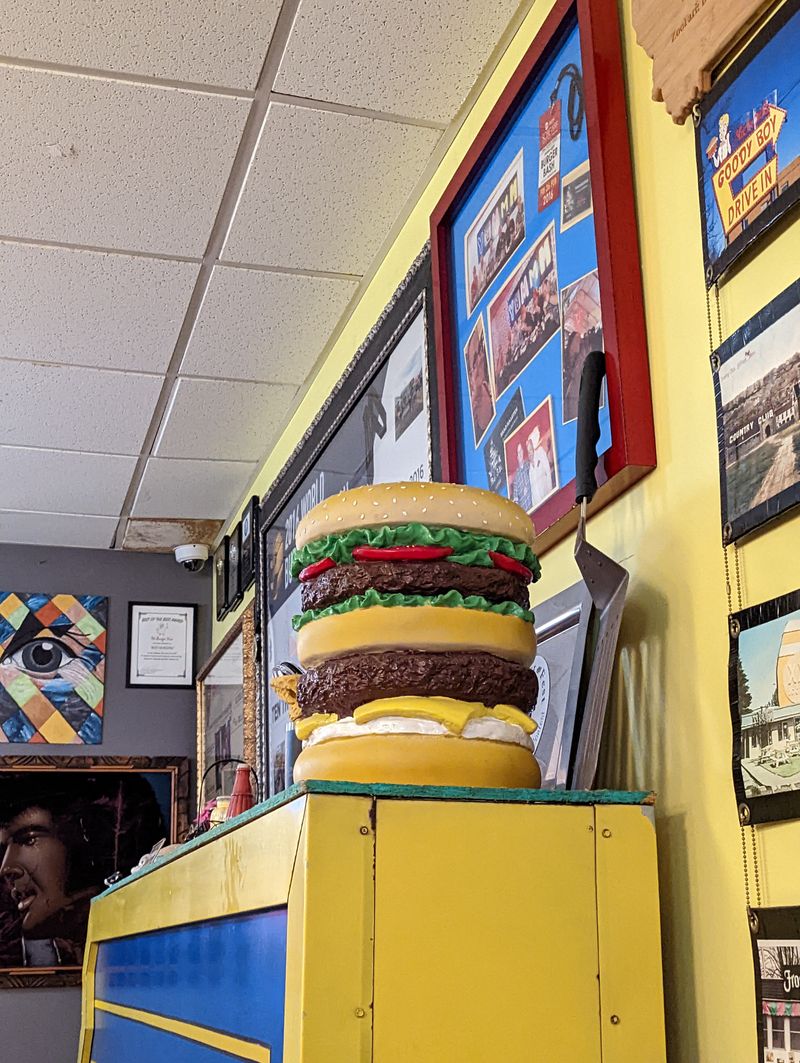 A Small Room Built For Big Burgers