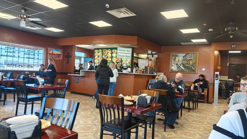 A No-Frills Counter-Serve Setup That Puts Food First