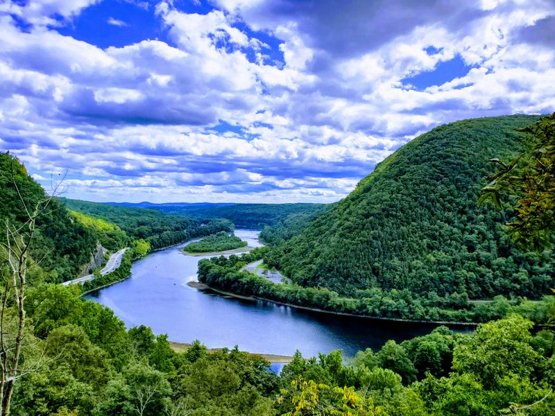 The Legendary Mount Tammany Trail Offers Knockout Views