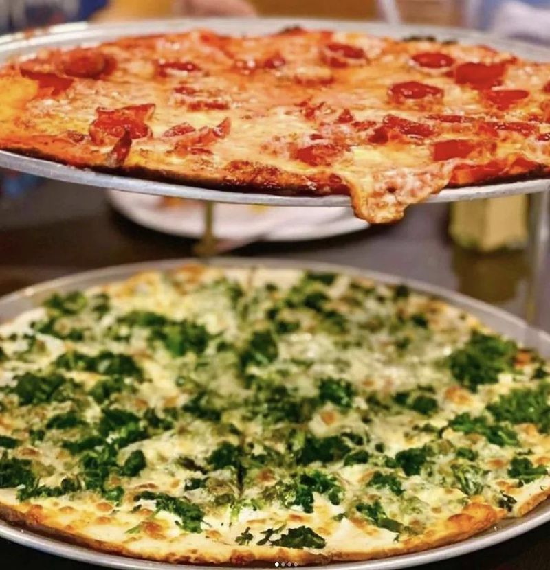 Ultra-Thin Crust Pizza That Sets the Standard