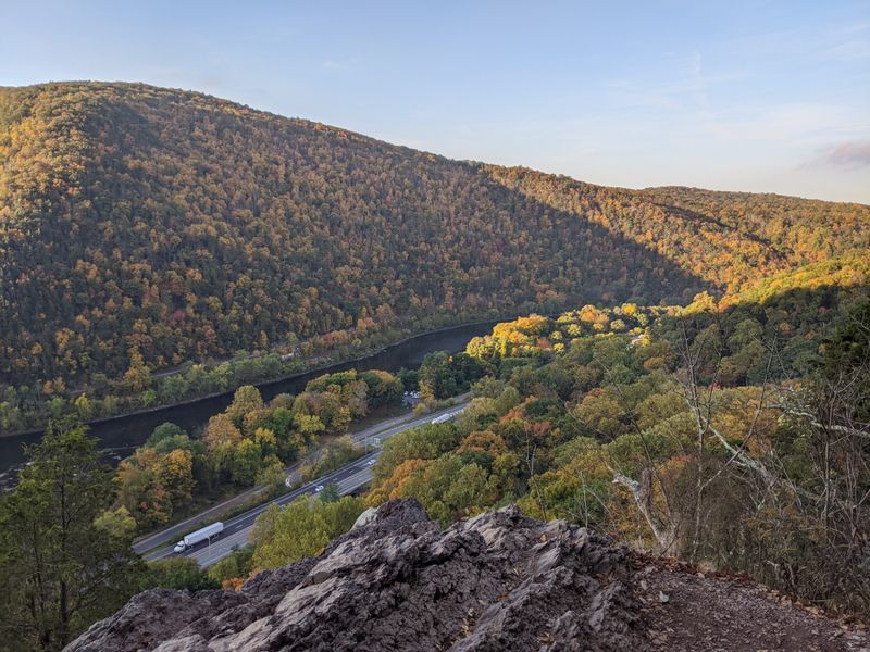 Seasonal Variations That Change The Hiking Experience