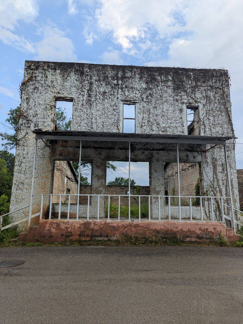 How Limestone Bluffs Carry Sound
