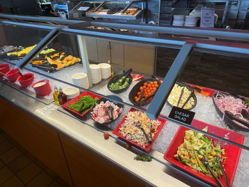 Hilltop Buffet and Grill (Newport)