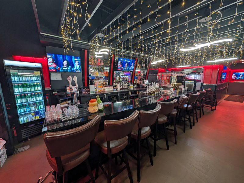 Bubbling Hot Pot Option