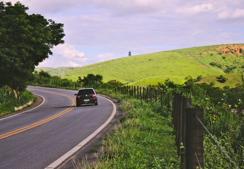 Keep A Safe Distance On Curves And Hills