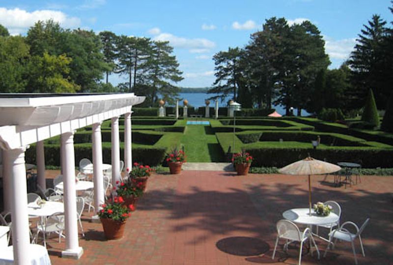 Geneva-on-the-Lake: Vintage Resort Town's Growing Pains