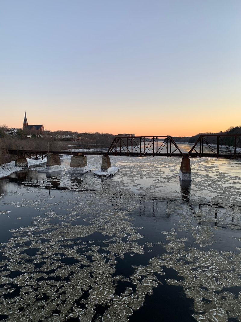 Long Winter Darkness and Seasonal Isolation
