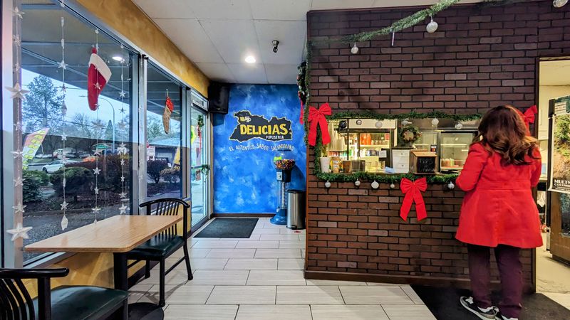 Delicias Pupuseria (Portland)