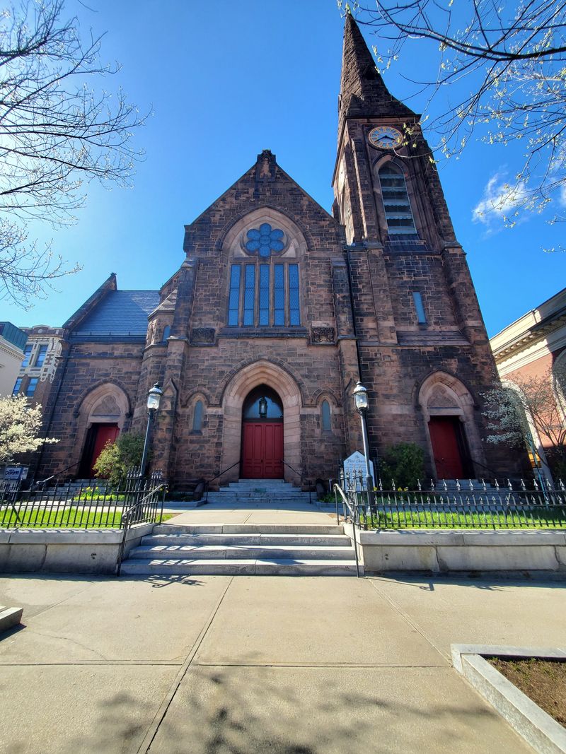 Walkable Town Centers Make Exploring Simple (Good)