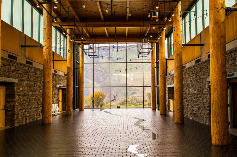 Columbia Gorge Discovery Center and Museum, The Dalles