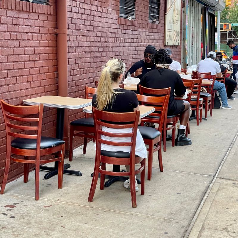 Locals Versus Tourists At Katz’s
