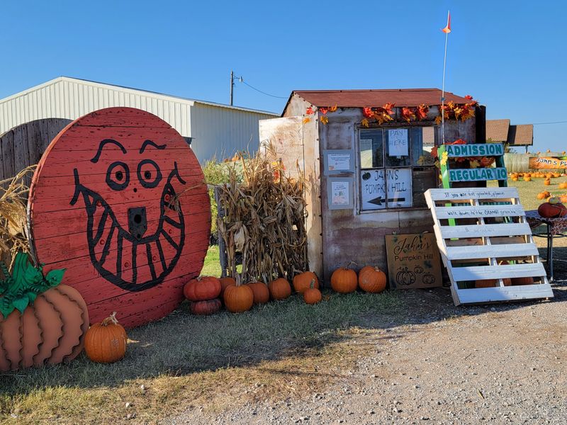 Jahn’s Pumpkin Hill Holiday Market, Cyril