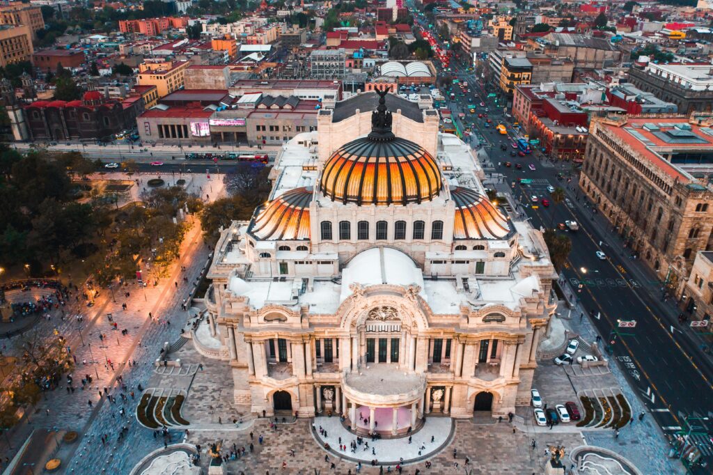 Explore what's new and what's old in Mexico City when you dine. Photo c. Mikhail Nilov for pexels
