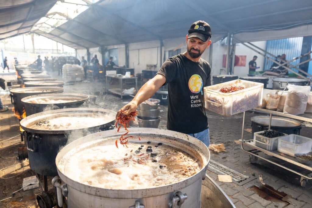 World Central Kitchen chefs in Gaza prepare meals at local restaurants. Photo c. WCK