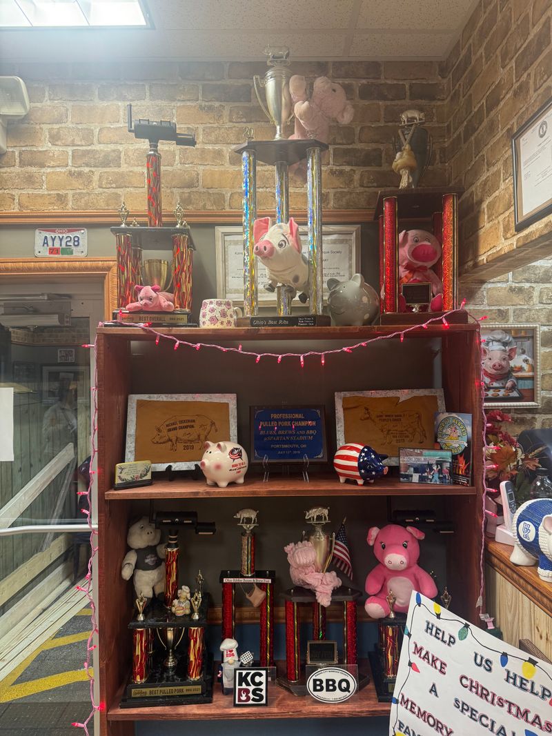 The Smoky Pig BBQ Buffet in Ashland