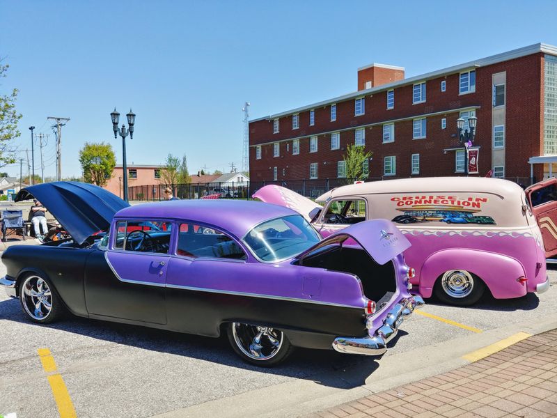 Downtown Antique District That Feels Like Treasure Hunting