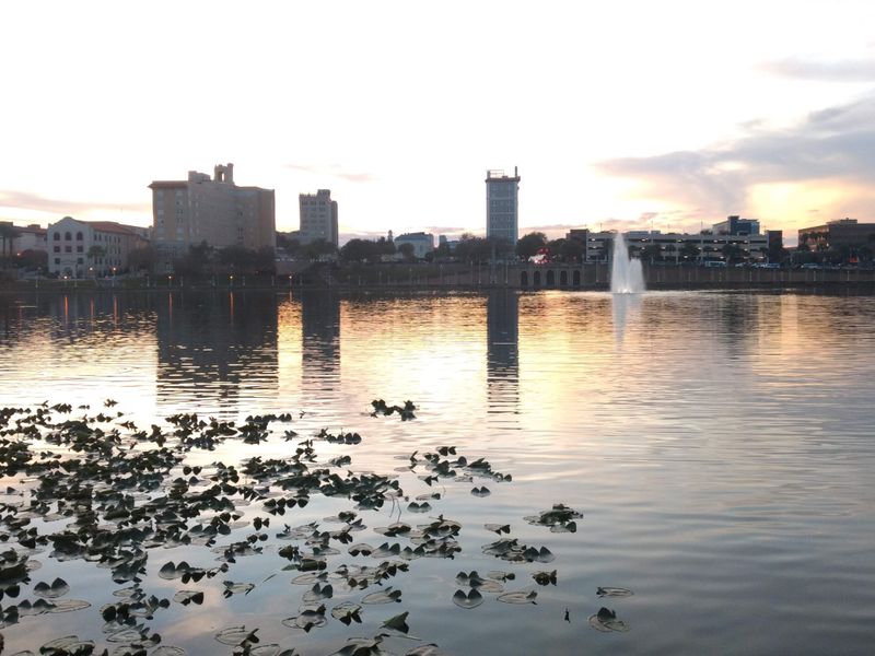 An Easy Base Between Bigger Florida Names