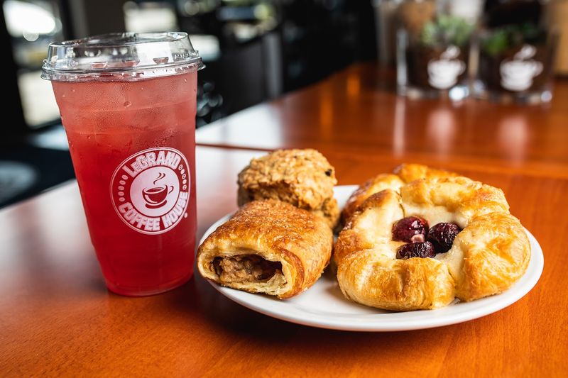 Tea Drinks for the Non-Coffee Crowd