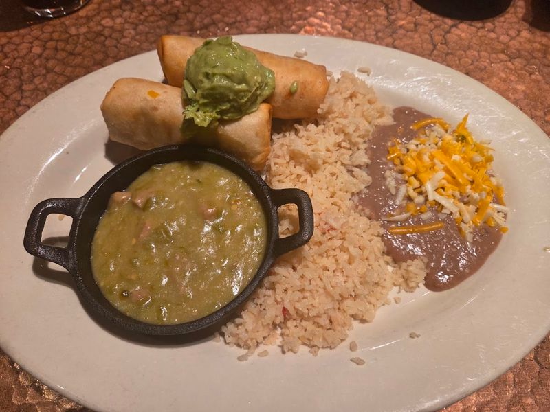 The Enchilada Plate That Turns “One Time” Into A Routine