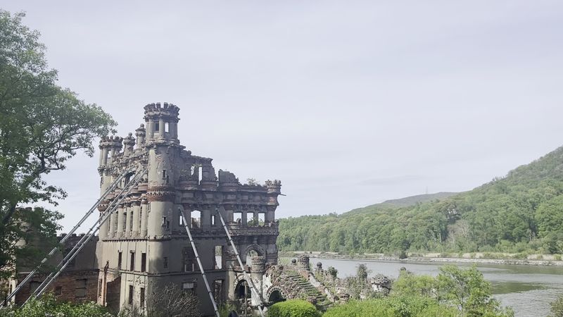 Pollepel Island’s Weirdly Perfect Castle Setting