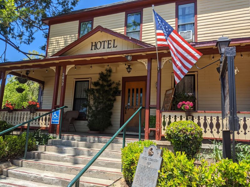 A Quiet Alternative To Big-City Stays