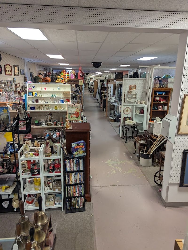 Hundreds of Vendors Under One Roof