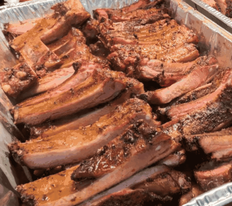 Pulled Pork That Draws Crowds From Across State Lines