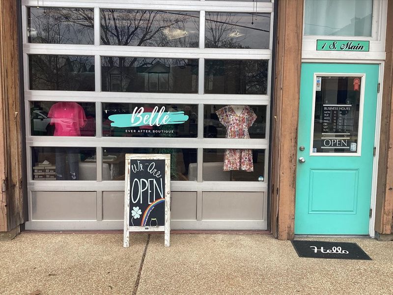 Little Shops And Food Stops Keep The Day From Feeling Like A Museum March