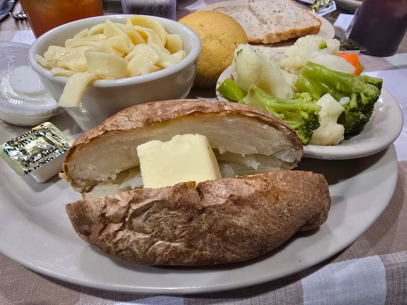 Homestyle Cooking That Slows Down Busy Travel Days