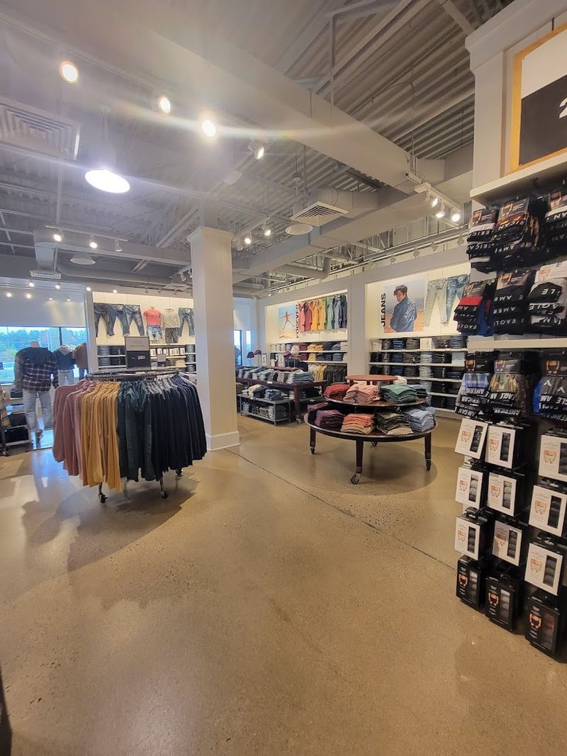 The “One More Store” Trap That Keeps You Circling