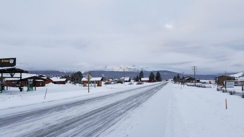 Snowy Streets That Go Quiet The Moment Visitors Leave