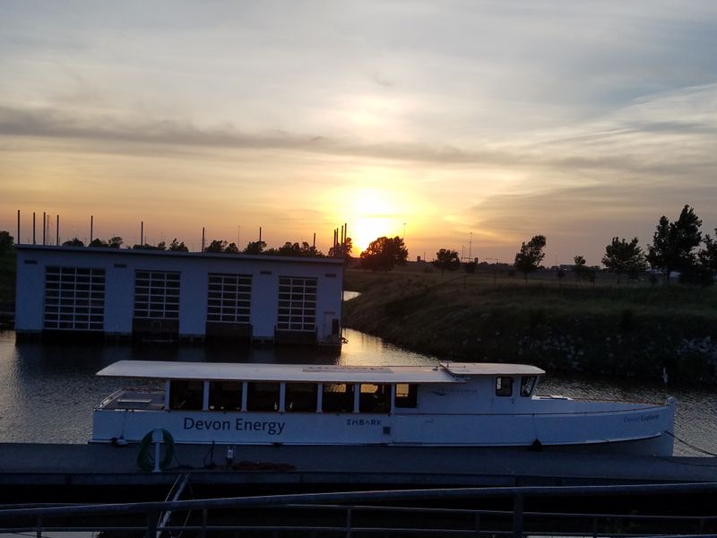 Evening Cruises That Turn the City Into a Light Show