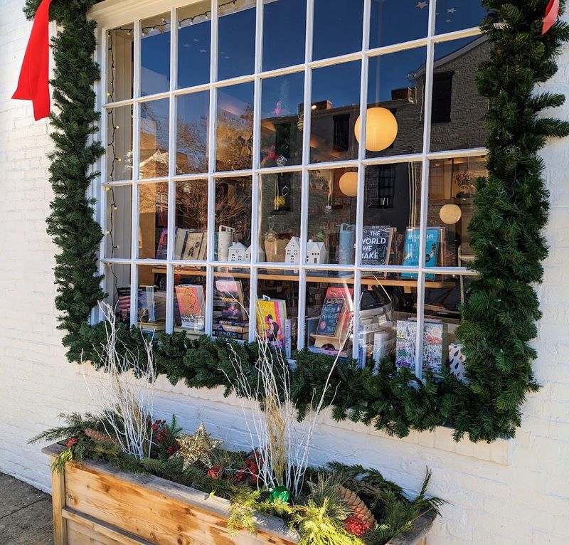 How to Find Old Town Books and Plan Your Visit